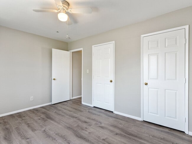 Building Photo - 1050 Gaviota Ave
