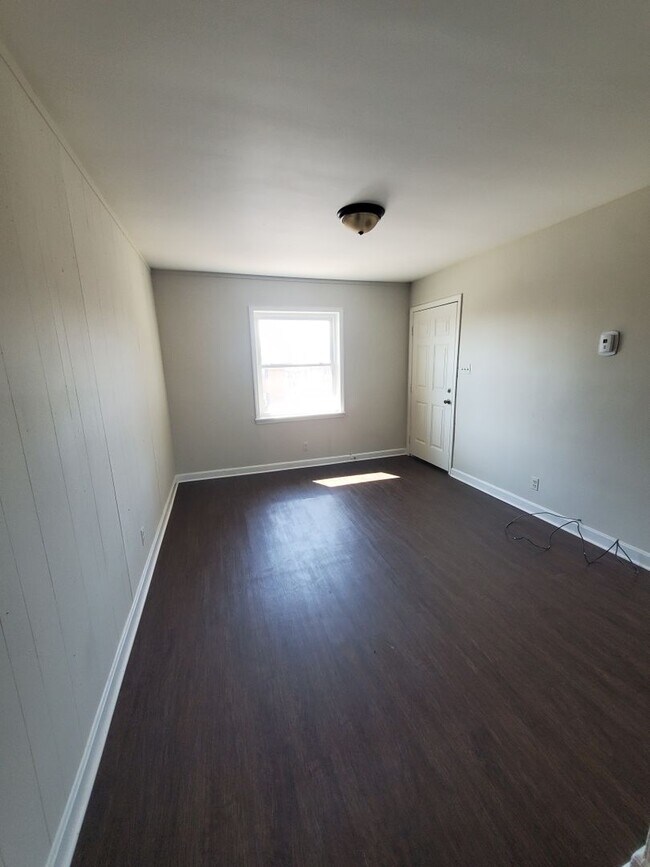 Foto del edificio - 2332 N Cherry St