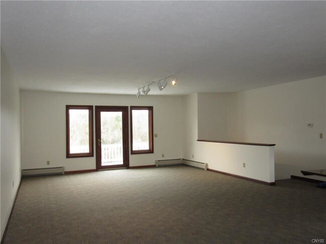 Building Photo - 3780 Rippleton Rd