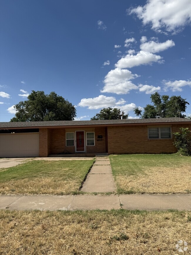 Building Photo - 3208 37th St