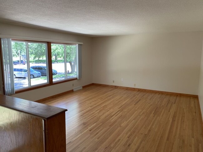 Building Photo - 1301 County Rd 42 W