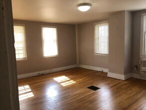 Building Photo - 799 Elm St