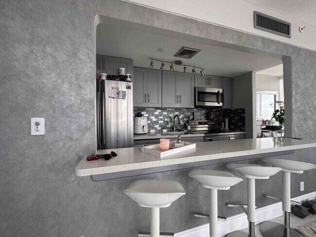 Foto del edificio - 1720 Harrison St