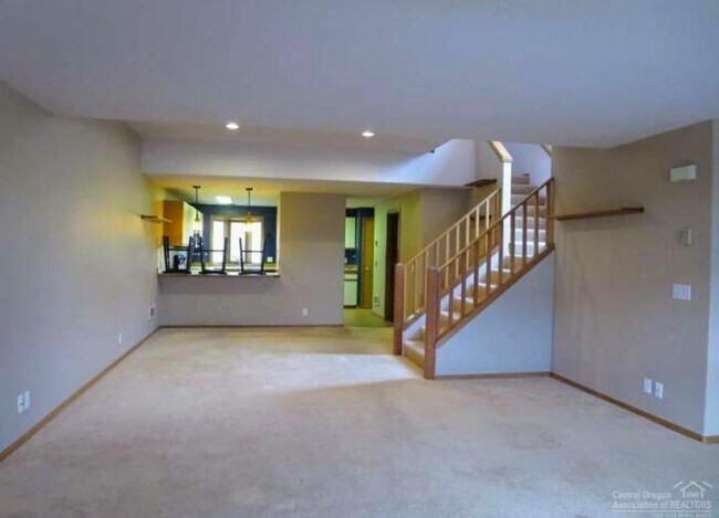 Foto del edificio - 1050 NE Butler Market Rd