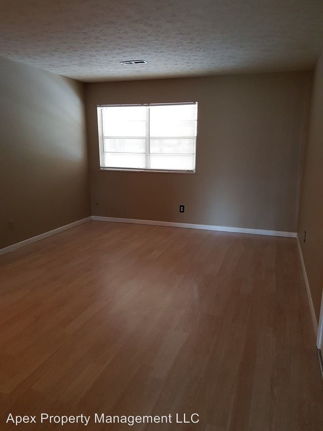 Building Photo - 302 S David Ln