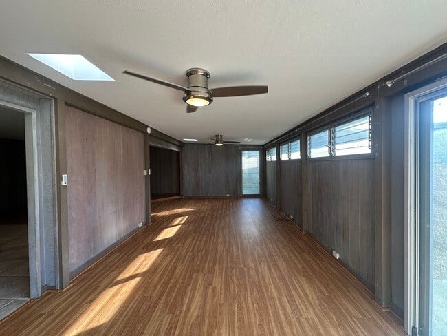 Building Photo - 929 Maniniholo St