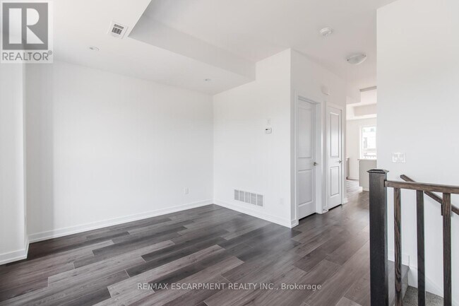 Building Photo - 70 Kenesky Dr