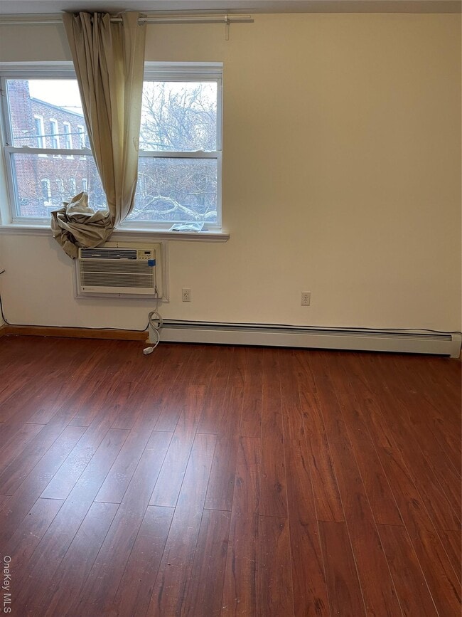 Building Photo - 697 Sheffield Ave