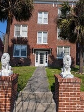 Building Photo - 2619 College St