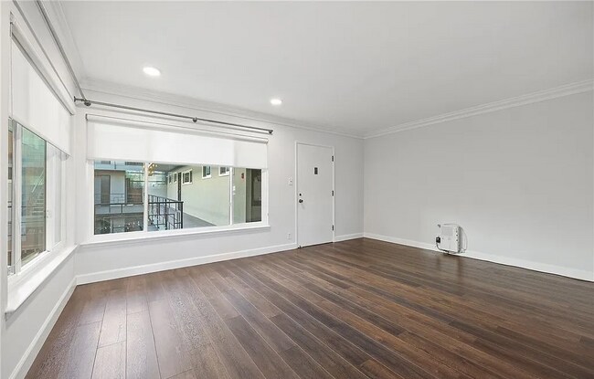 Foto del edificio - Location! Location! Location!