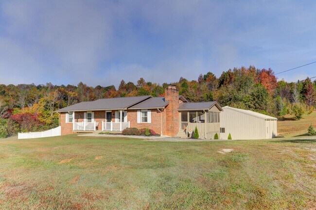 Building Photo - 2402 Buttermilk Rd W