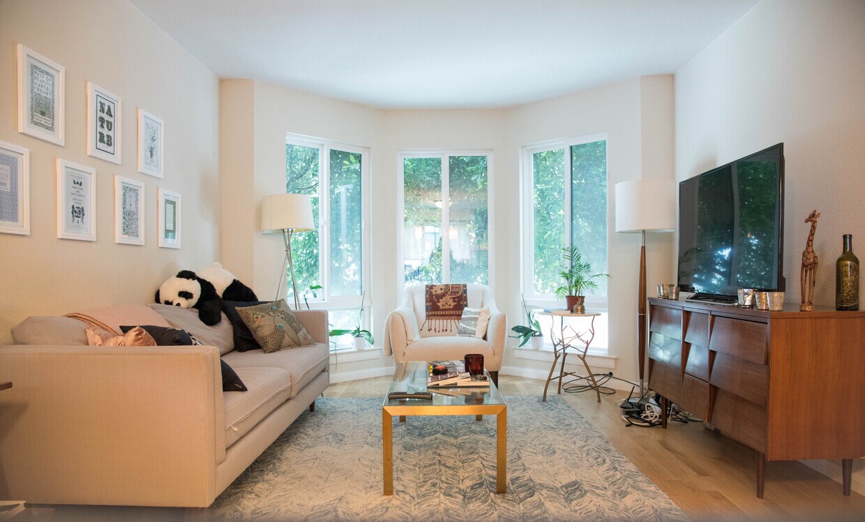 Living room - 1115 Fell St