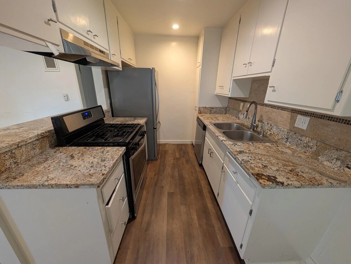 Foto principal - 12716 Venice Blvd.