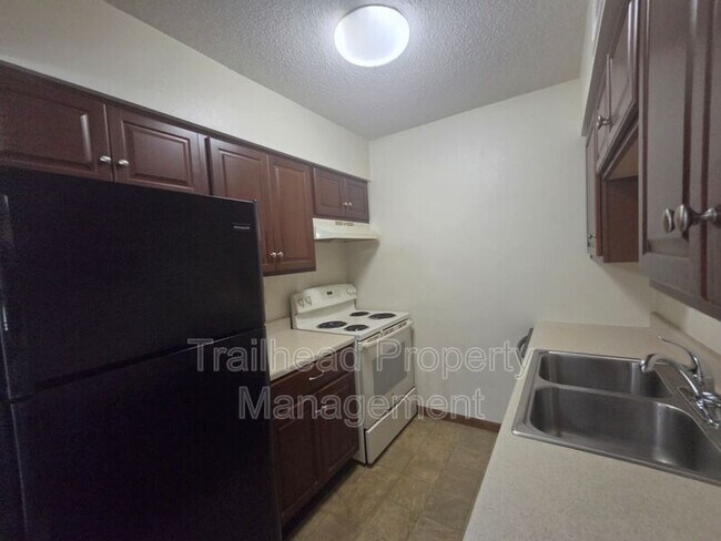 Building Photo - 1302 T C Rd