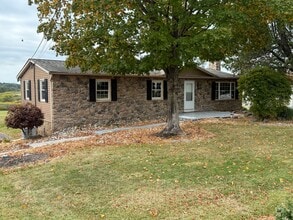 Building Photo - 2000 Portzer Rd