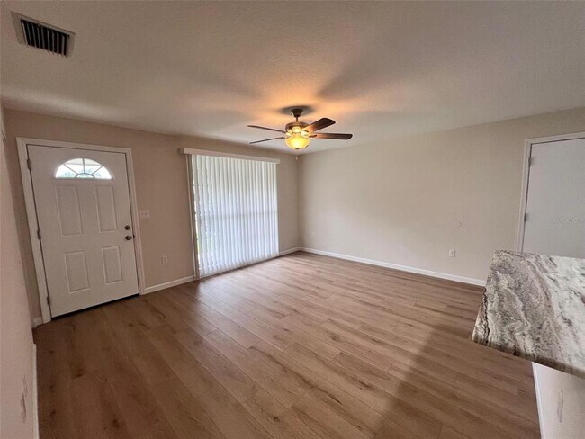Foto del edificio - 7020 Wentworth Way