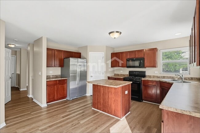 Building Photo - 6408 Roth Dr