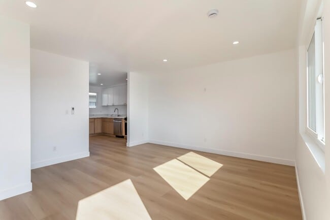 Foto del edificio - 713 New Depot St