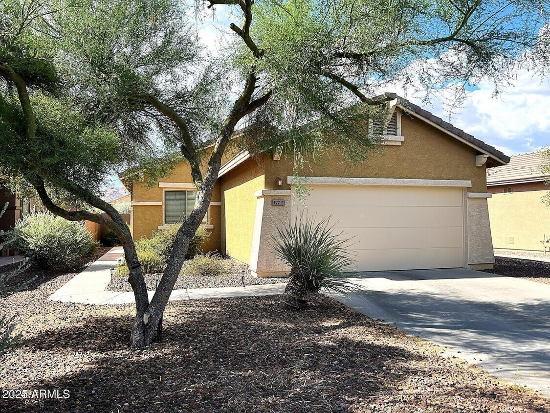 Foto principal - 1702 W Owens Way
