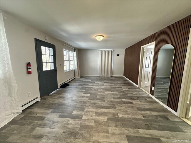 Foto del edificio - 1241 Ridgebury Rd