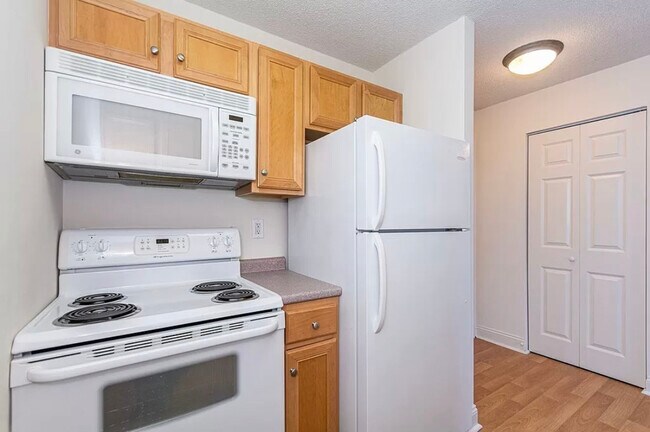 Building Photo - 200 Market St