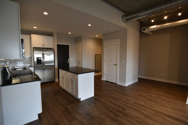 Foto del edificio - 3833 N Broadway
