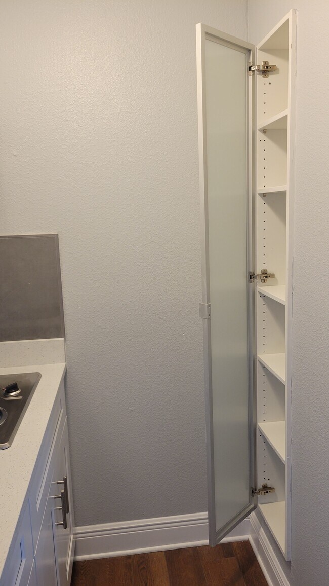 Foto del edificio - 715 Palm Dr