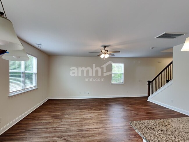 Building Photo - 1127 Amberly Wy