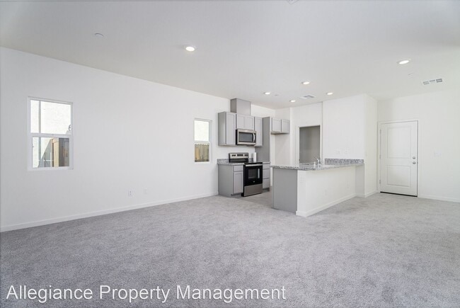 Building Photo - 3 br, 2 bath House - 1049 San Anselmo Ln