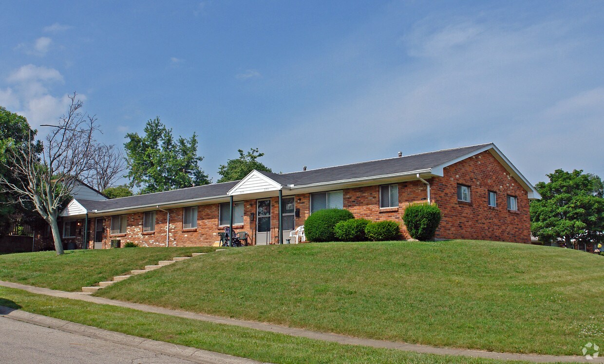 Primary Photo - 215-229 Marwood Ct