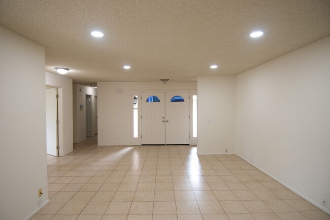 Building Photo - 1551 Minardi Ave