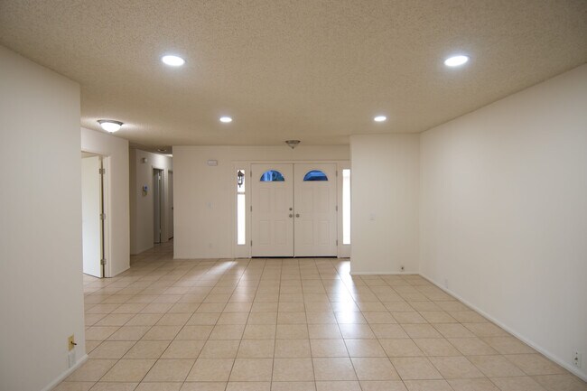 Foto del edificio - 1551 Minardi Ave