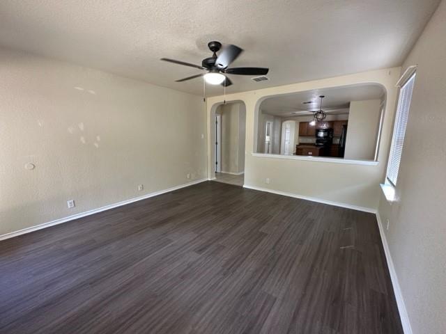 Building Photo - 221 Roadrunner Ave