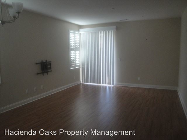 Building Photo - 435 S 1st St