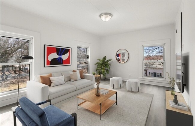 Building Photo - 38 Forest St