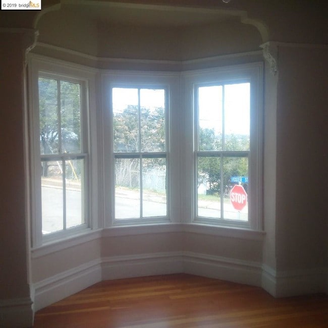 Building Photo - 304 Talbart St