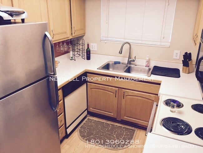 Building Photo - 1015 E Quail Park Dr