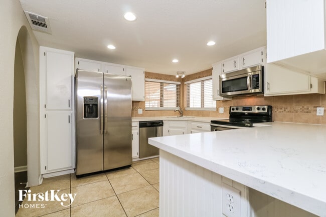 Building Photo - 17824 N 57th Dr