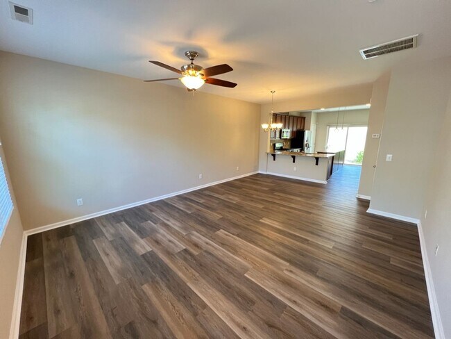 Building Photo - Gorgeous 2bed/2.5bath Townhouse Near Duke ...