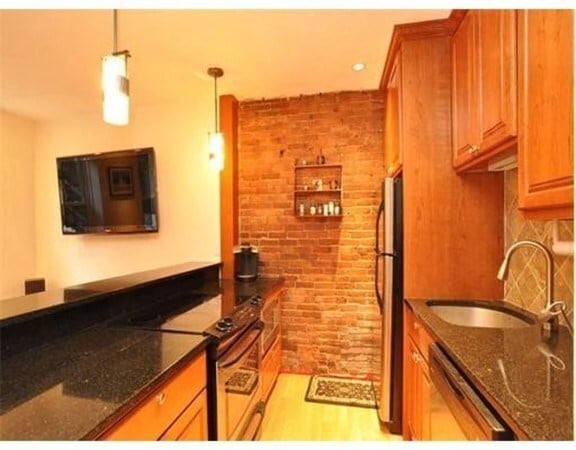 Photo - 124 Chandler St Townhome