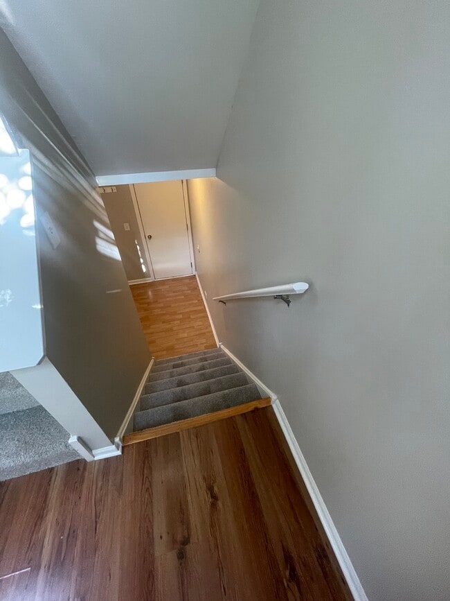 18 S Macgillis Dr, Round Lake, IL 60073 Townhome Rentals in Round