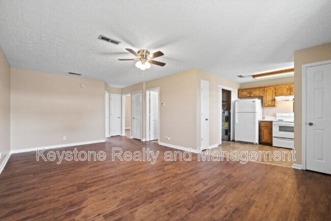 Building Photo - 308 Thompsonville Ln
