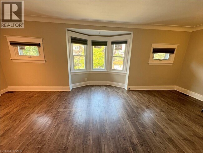 Photo du bâtiment - 71 Barnesdale Blvd