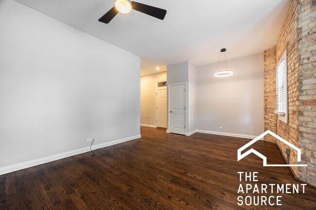 Foto del edificio - 1758 W Montrose Ave