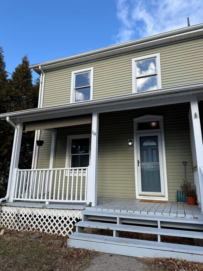 Building Photo - 117-119 Maplewood Rd