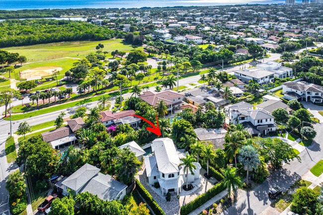 Building Photo - 1500 NE 4th Ct