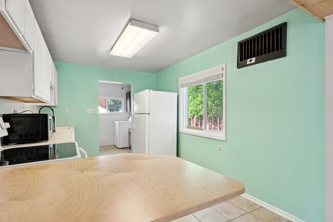Foto del edificio - 320 E Cleveland Ave