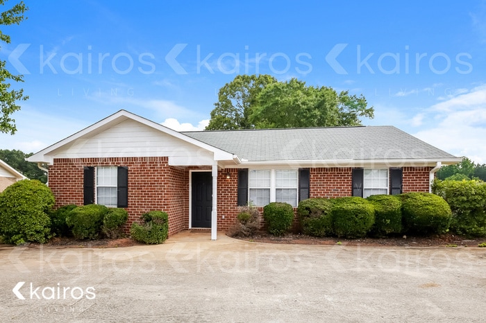 Primary Photo - 385 Deer Park Dr