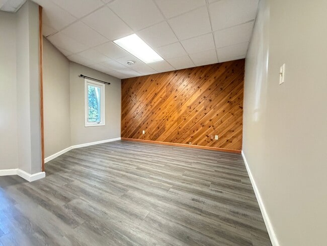 Building Photo - 1701 Baxter Ave