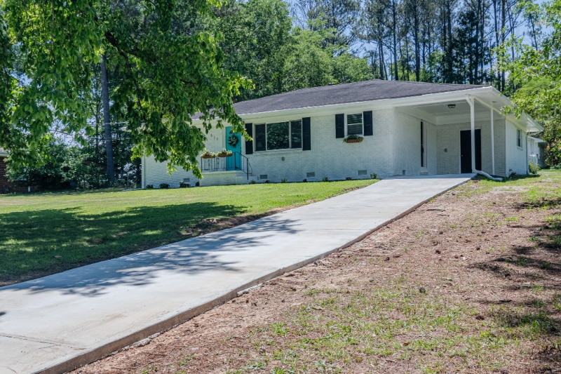 Primary Photo - 317 Community Dr